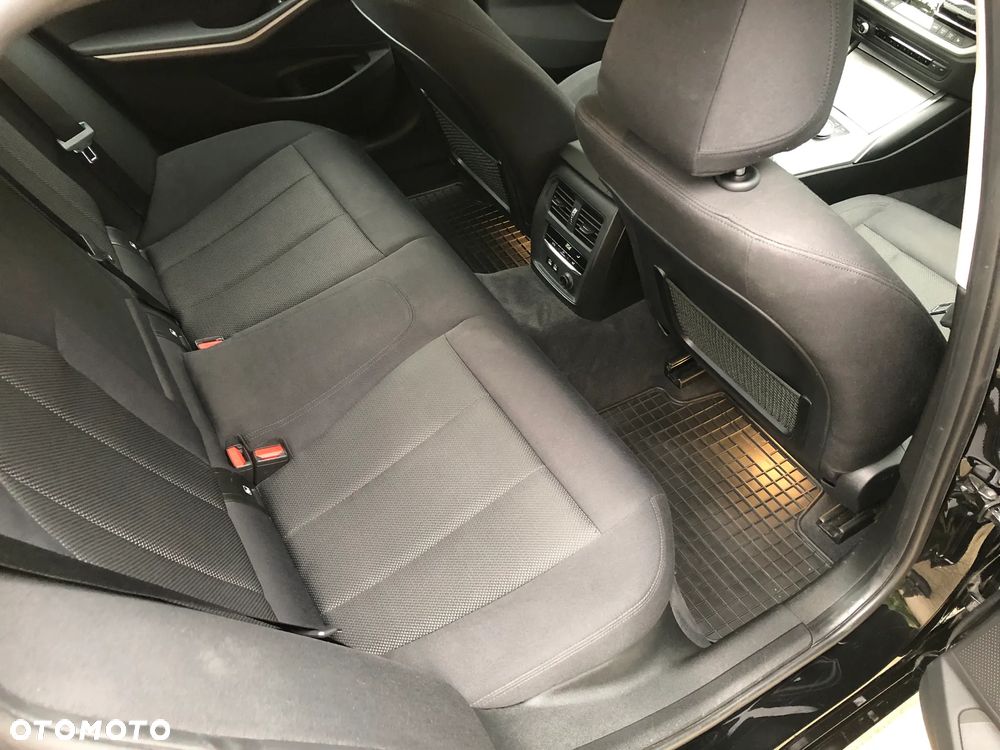 BMW Seria 3 320d xDrive Advantage - 12