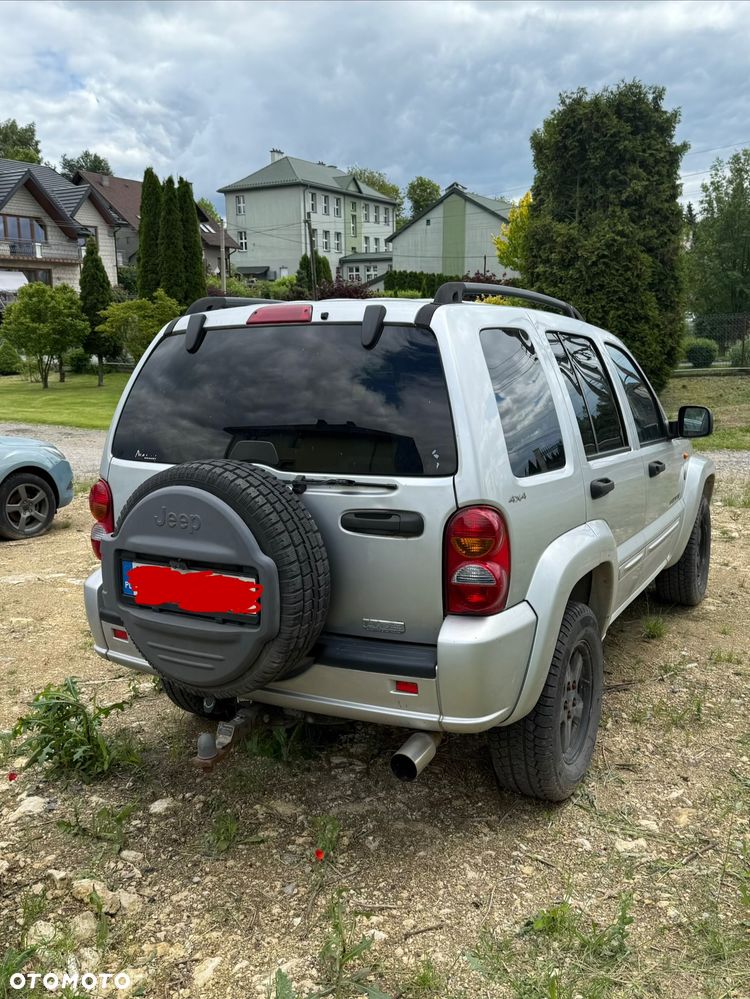 Jeep Cherokee - 4