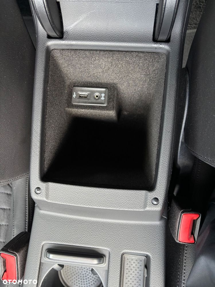 Volkswagen Passat - 24