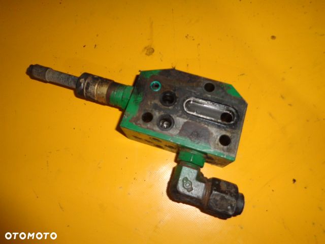 Sekcja blok hydrauliczny John Deere 5615F - 10