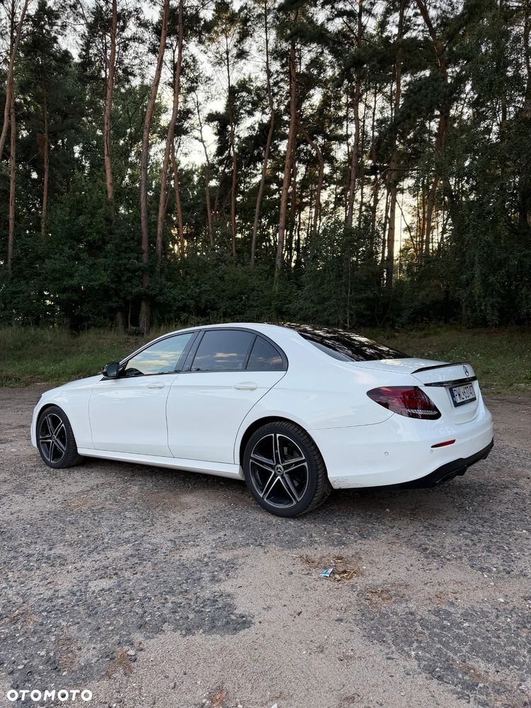 Mercedes-Benz Klasa E 220 d 9G-TRONIC - 2