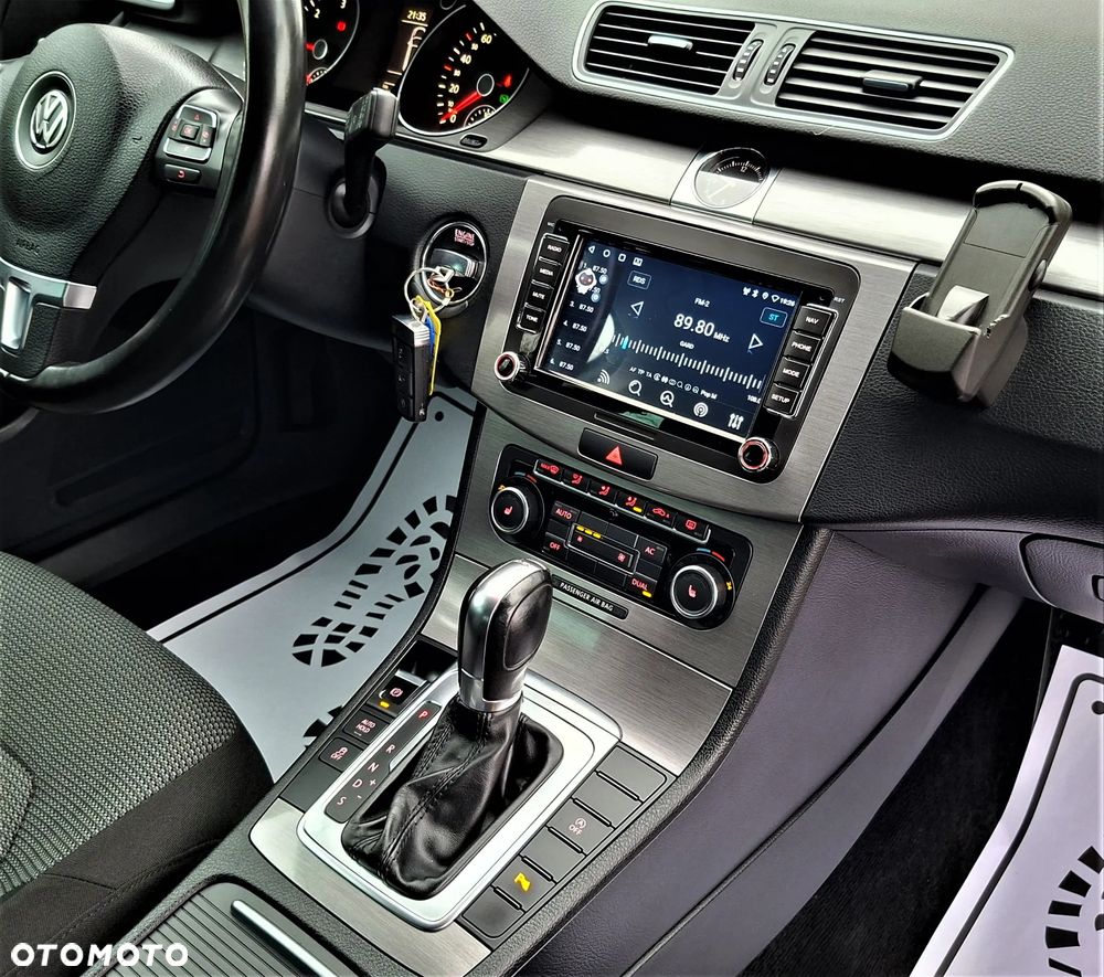 Volkswagen Passat 2.0 TDI DSG BlueMotion Technology Comfortline - 32