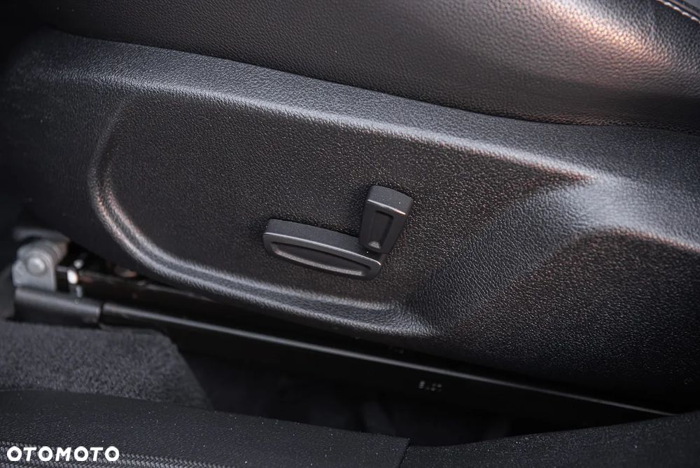 Ford Mondeo 2.5 Black Magic - 17