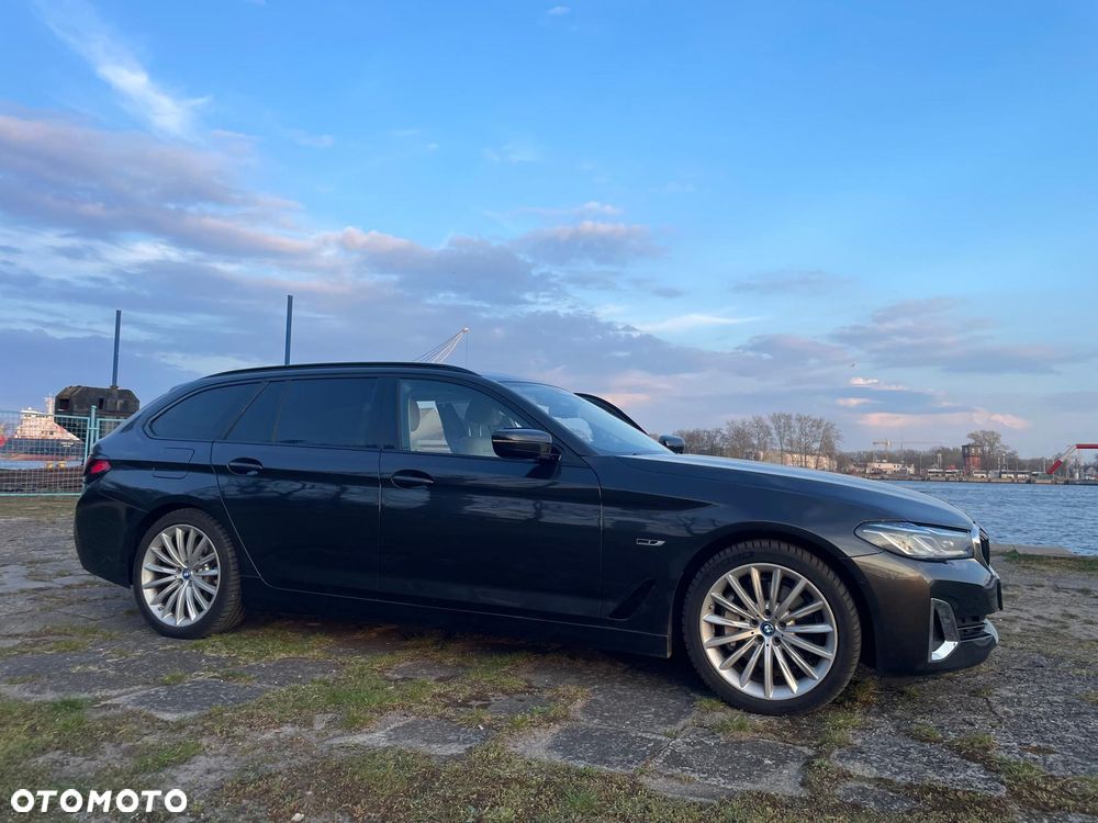 BMW Seria 5 530e Luxury Line sport - 9
