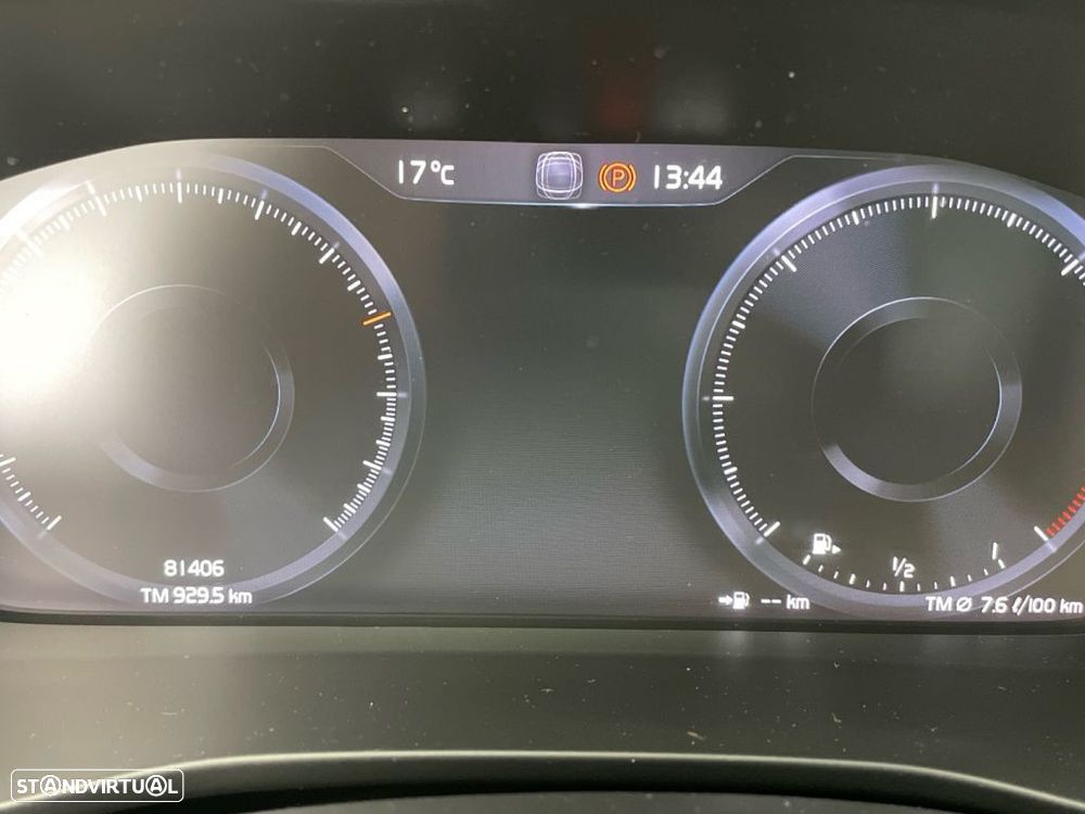 Volvo XC 40 2.0 D3 Momentum — fotografia 9