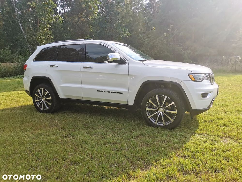 Jeep Grand Cherokee - 12