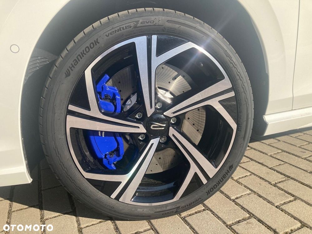 Volkswagen Golf - 6