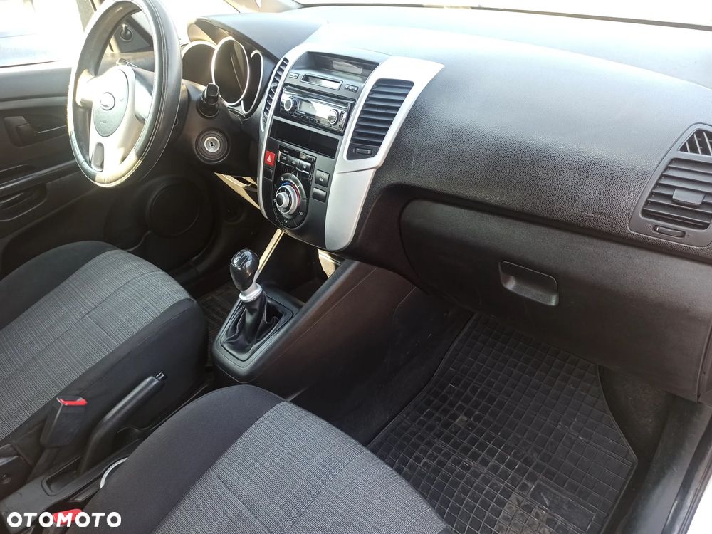 Kia Venga 1.4 CRDi L - 19