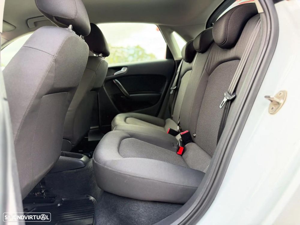 Audi A1 Sportback 1.6 TDI S-line - 16