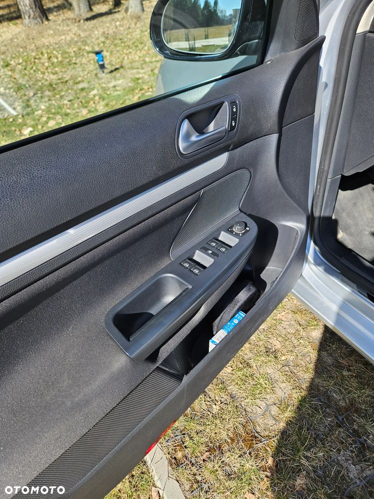 Volkswagen Golf 1.6 TDI DPF BlueMotion Technology DSG MATCH - 15