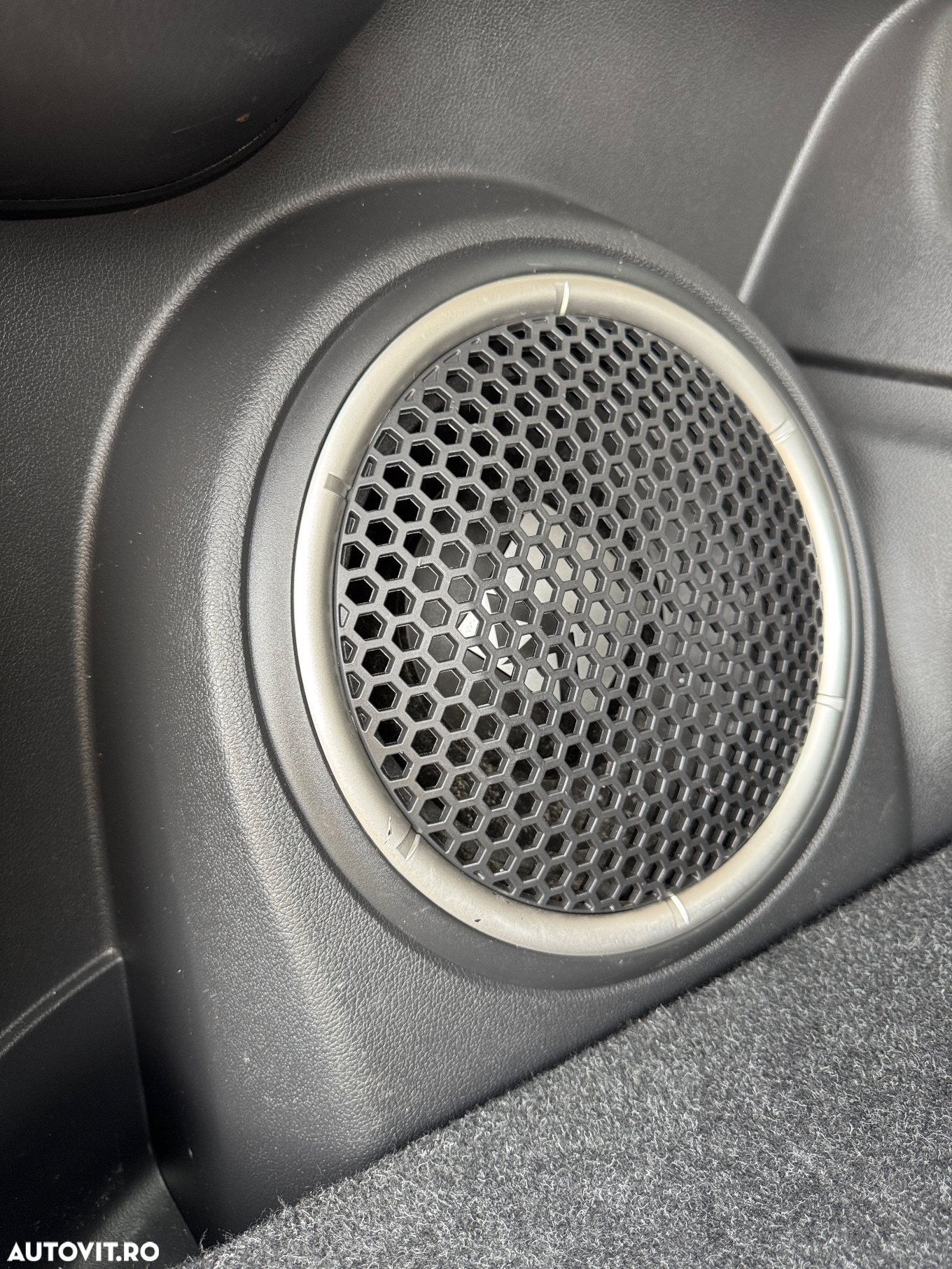 Mitsubishi Outlander 2.0 4WD Plug-In Hybrid - 12