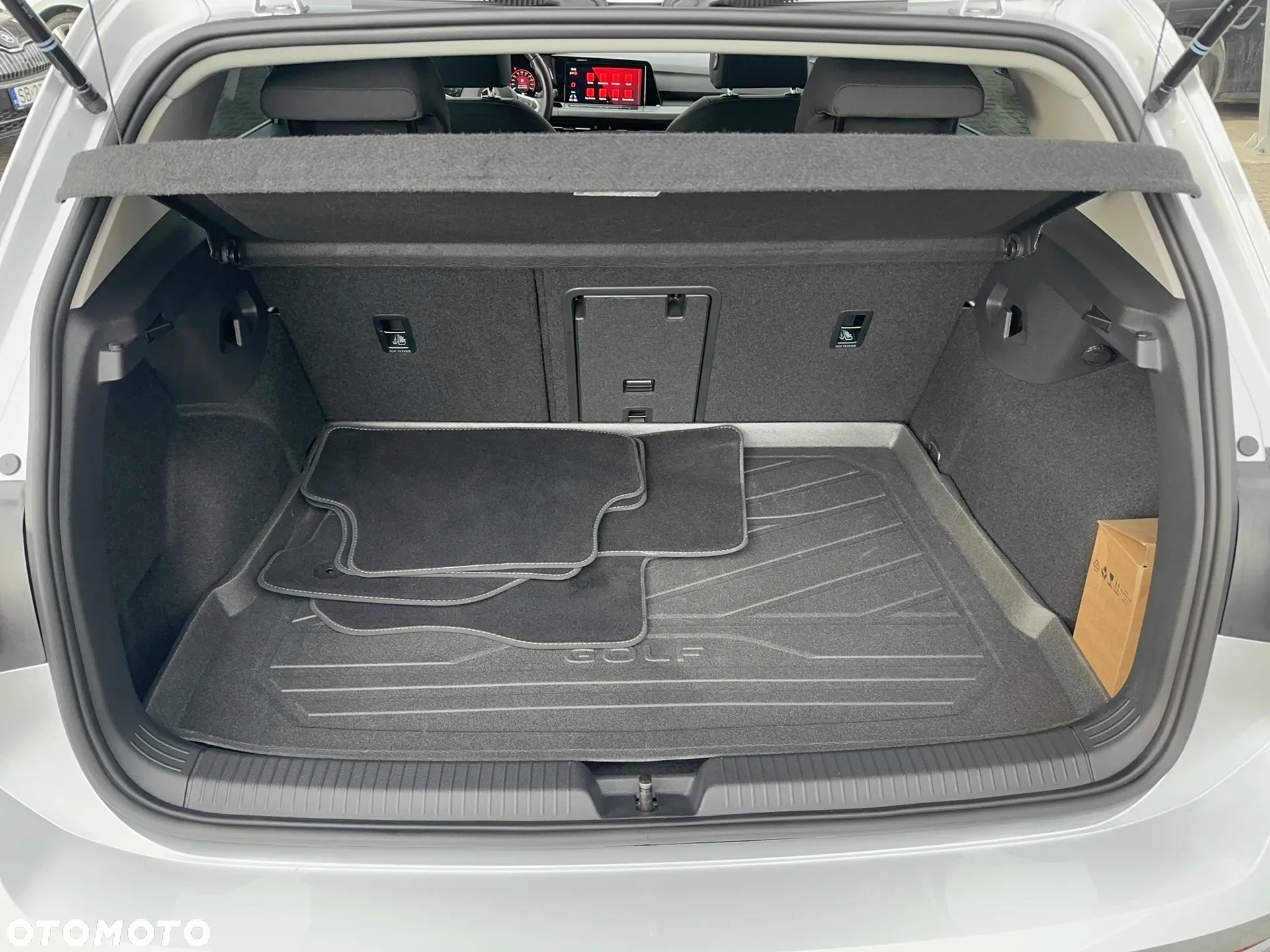 Volkswagen Golf - 32