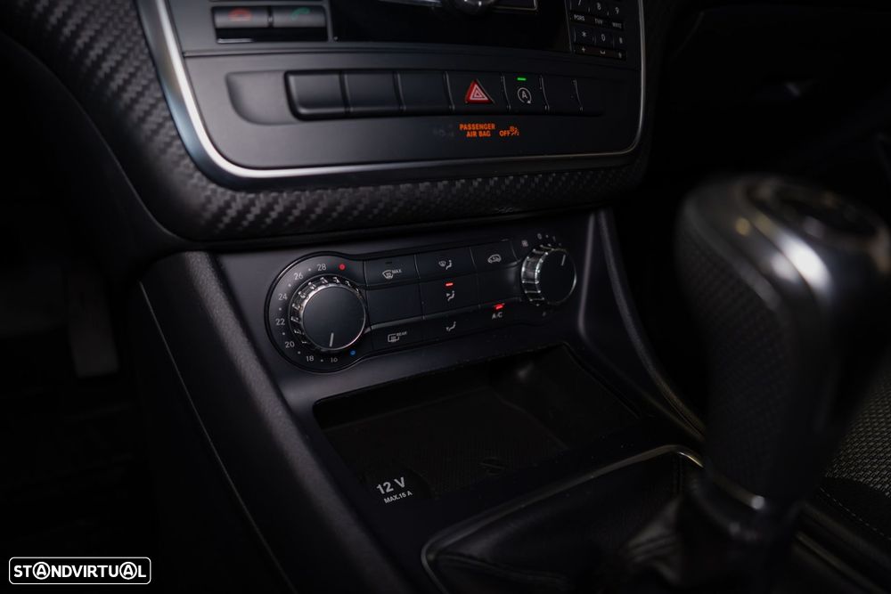 Mercedes-Benz GLA 180 d Style - 27