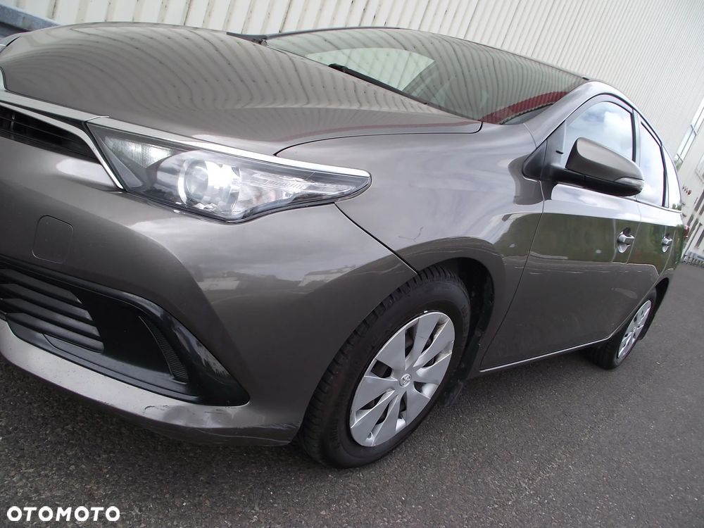 Toyota Auris 1.6 Classic Plus - 13