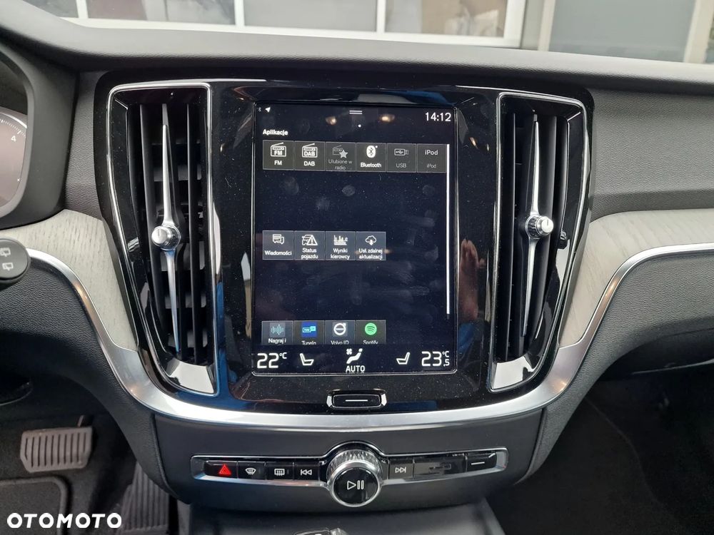 Volvo V60 Cross Country D4 AWD Geartronic - 33