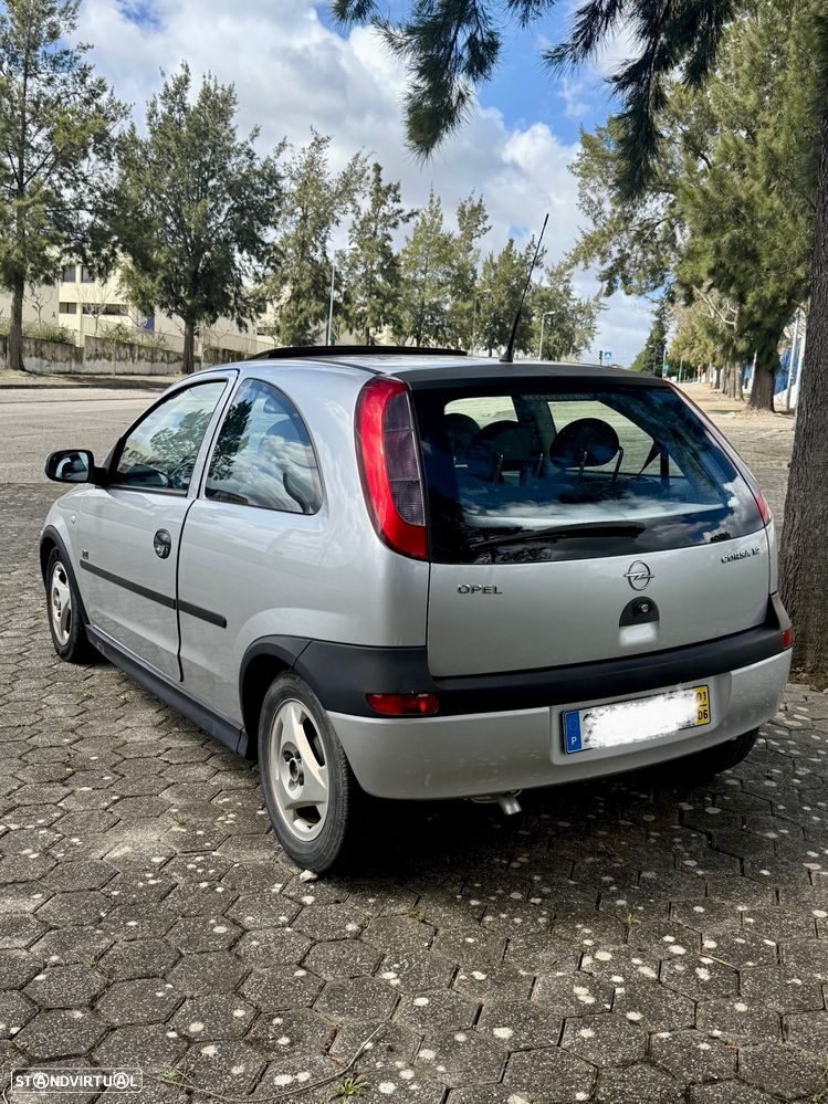 Opel Corsa 1.2 16V Sport - 2