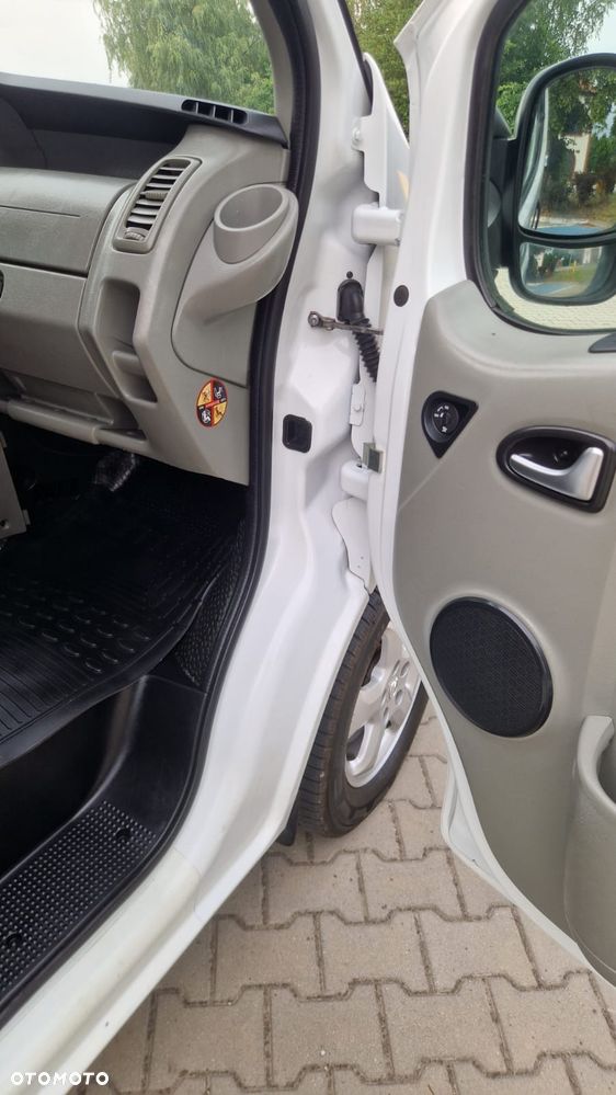 Opel Vivaro - 19
