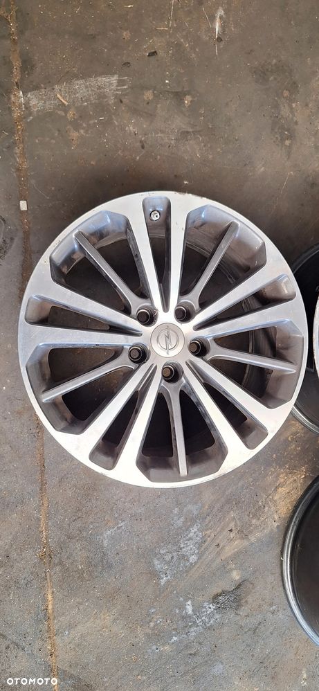 Opel Insignia B Alufelgi Kpl 18 18 8.5J Et 49  5x115 39076883 - 12