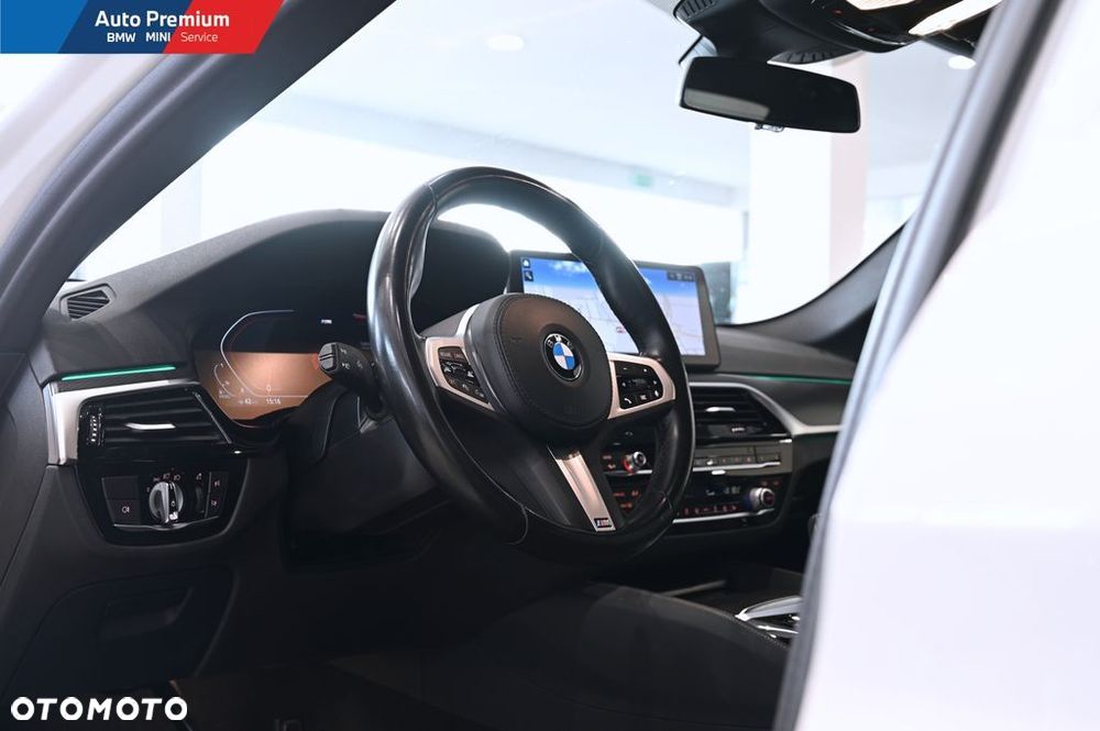 BMW Seria 5 520d xDrive MHEV - 6