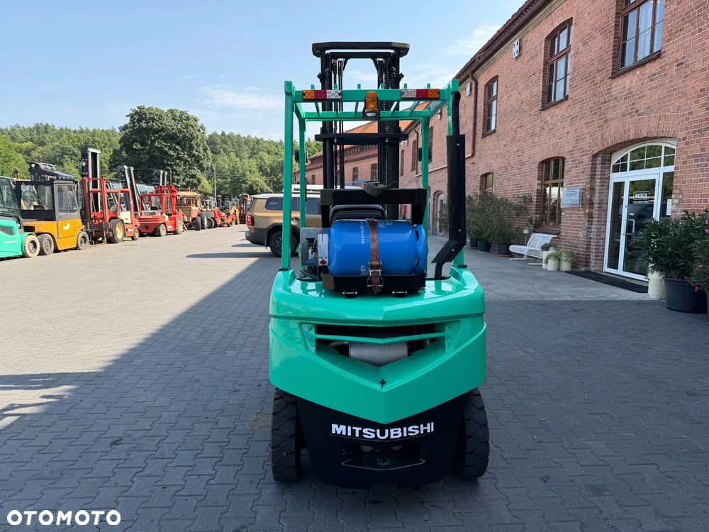 Mitsubishi FG25NT - 4