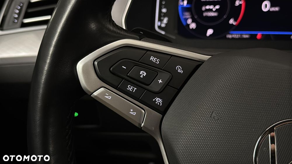 Volkswagen Passat Variant 2.0 TDI EVO Business DSG - 25