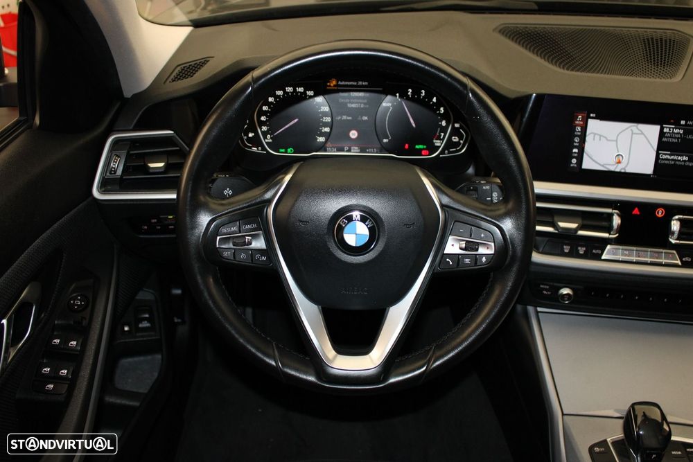 BMW 330 e Touring Auto - 8