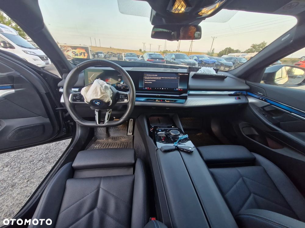 BMW i5 eDrive40 - 33