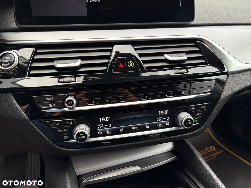 BMW Seria 5 520d - 30