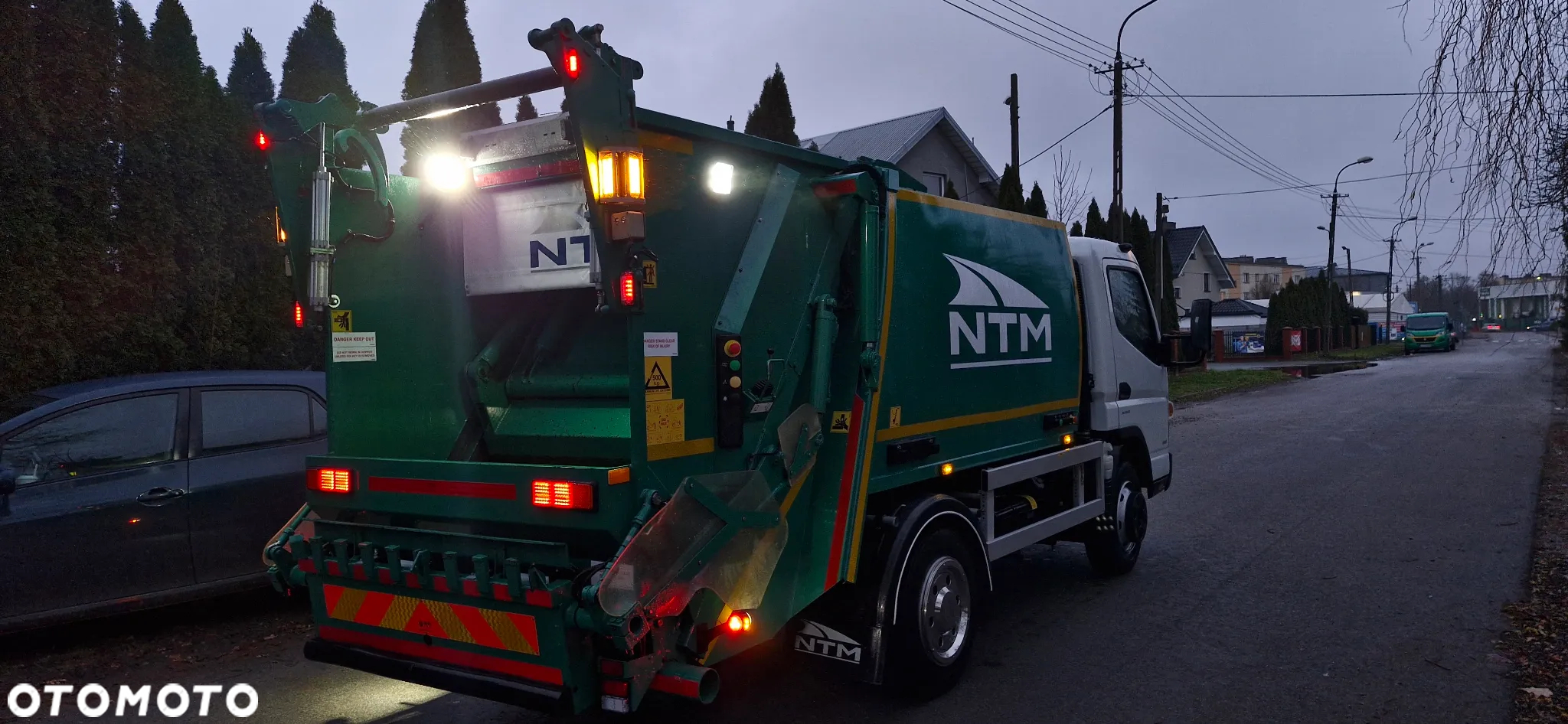 Mitsubishi FUSO - 4