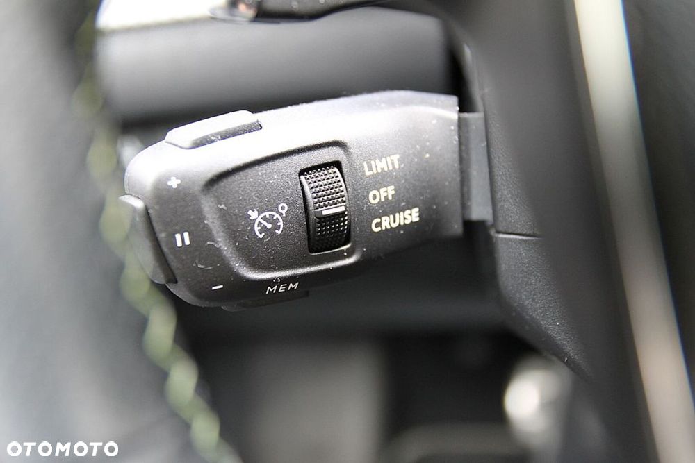 Peugeot 208 - 34