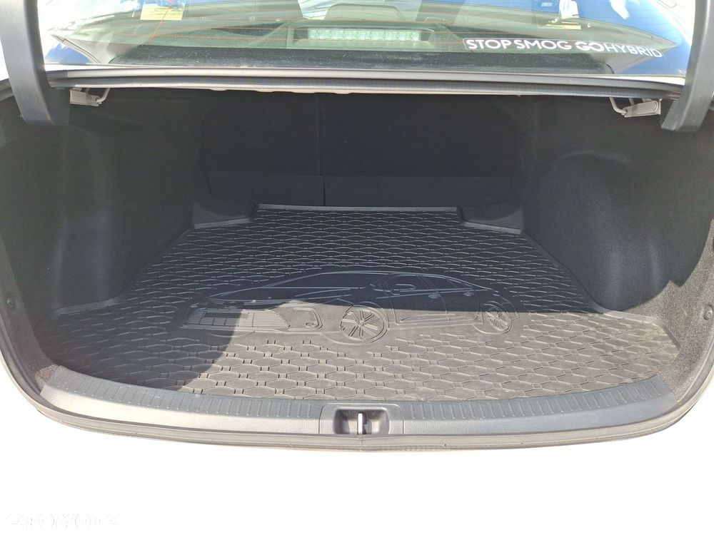 Toyota Corolla 1.8 Hybrid Comfort - 12