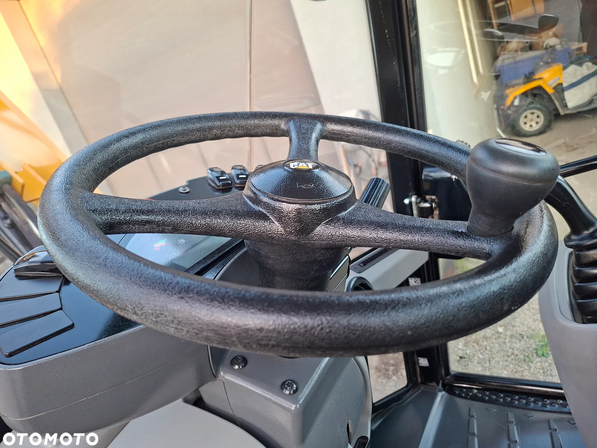 Caterpillar CAT 907 M - 28