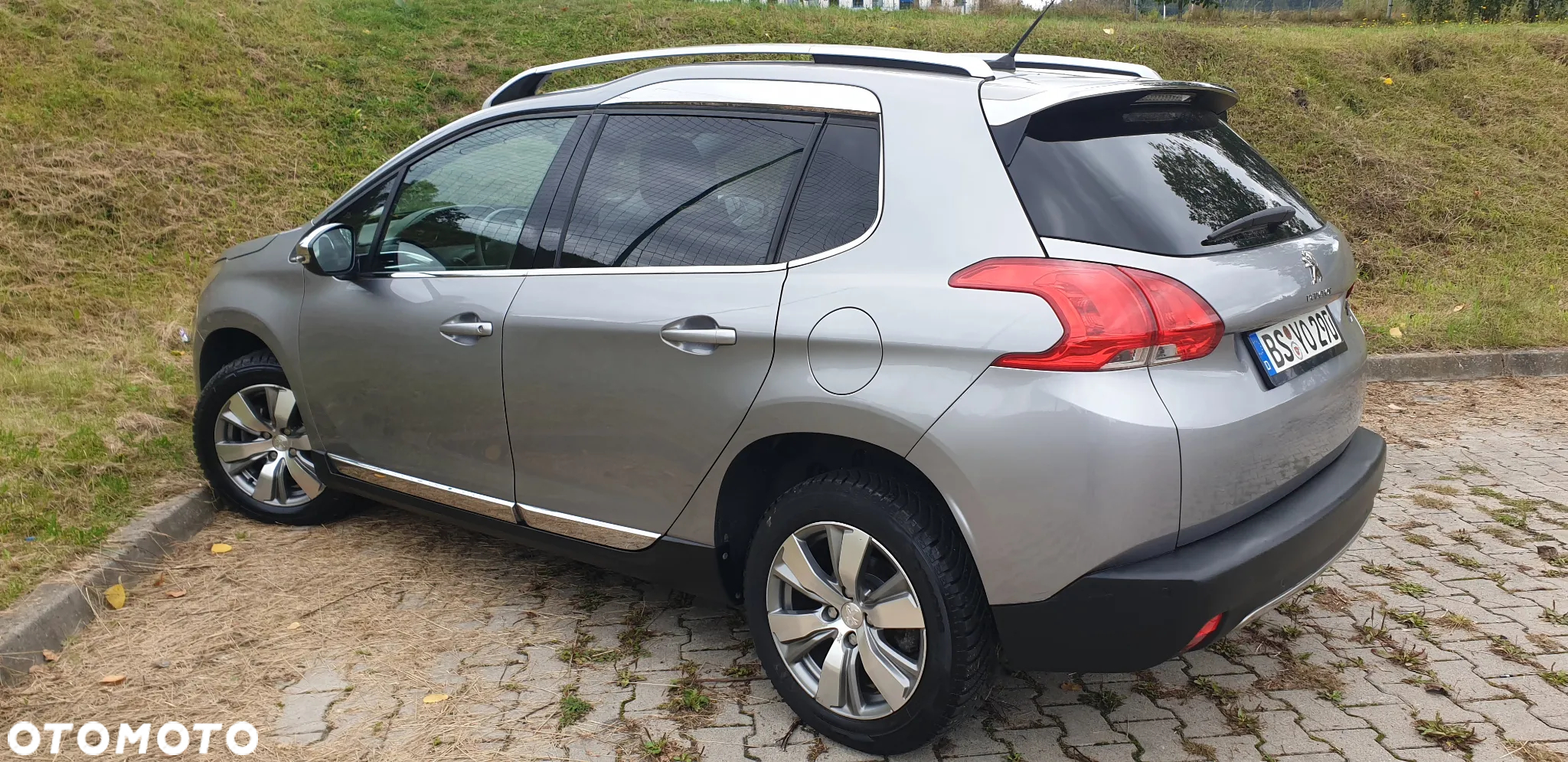 Peugeot 2008 1.6 e-HDi Allure S&S - 15