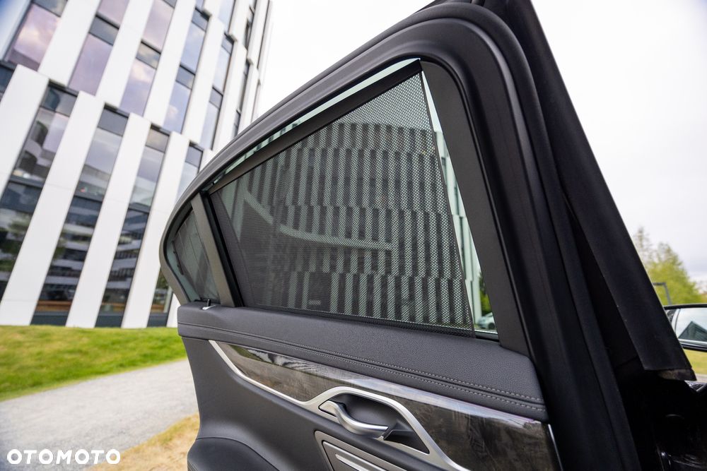 BMW Seria 7 730d xDrive - 29