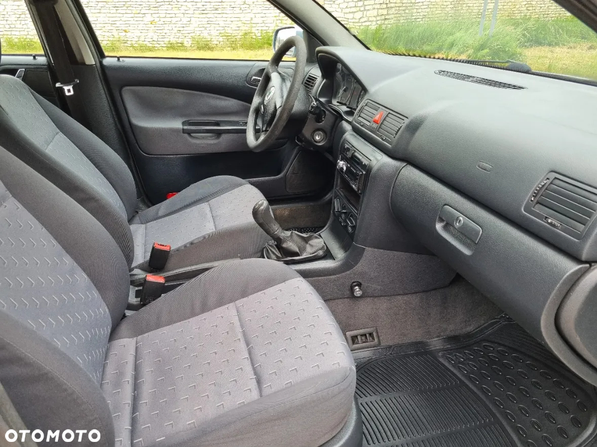 Skoda Octavia 1.6 Elegance - 14