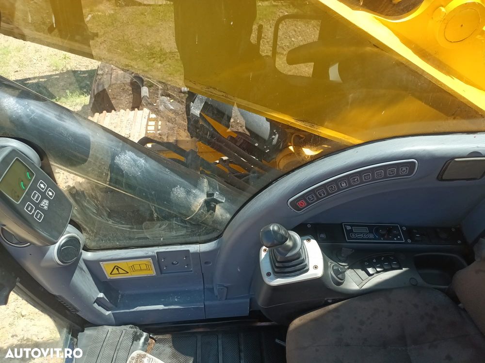 JCB JZ235LC - 14