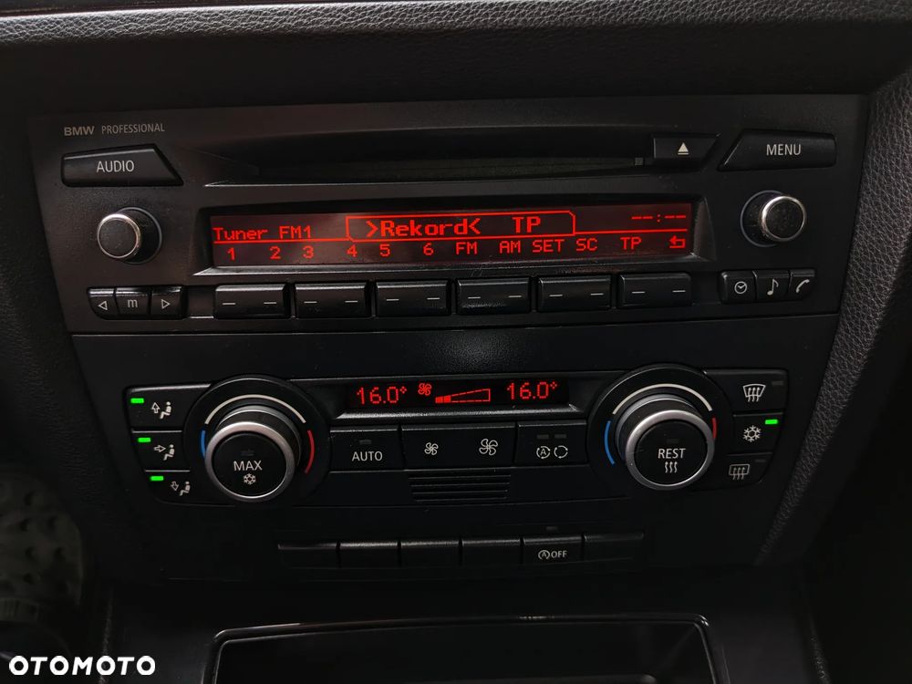 BMW Seria 3 318i Edition Exclusive - 36