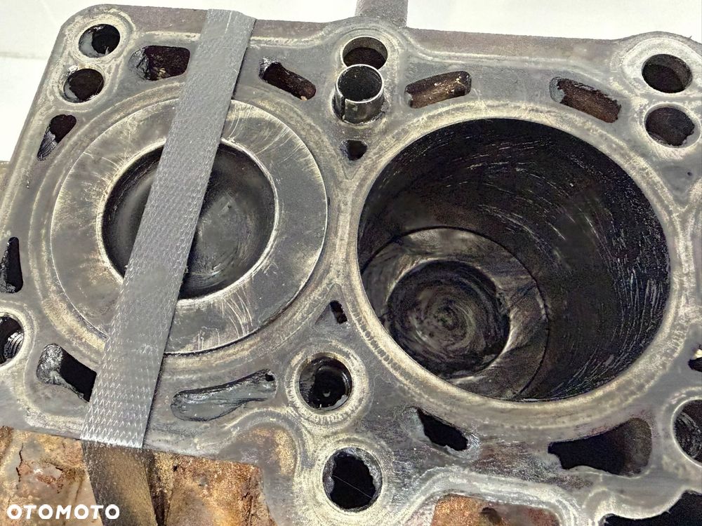 DÓŁ SILNIKA CAY CAYC VW Golf VI Polo V Touran II 1T Passat B6 B7 1.6 TDI - 4