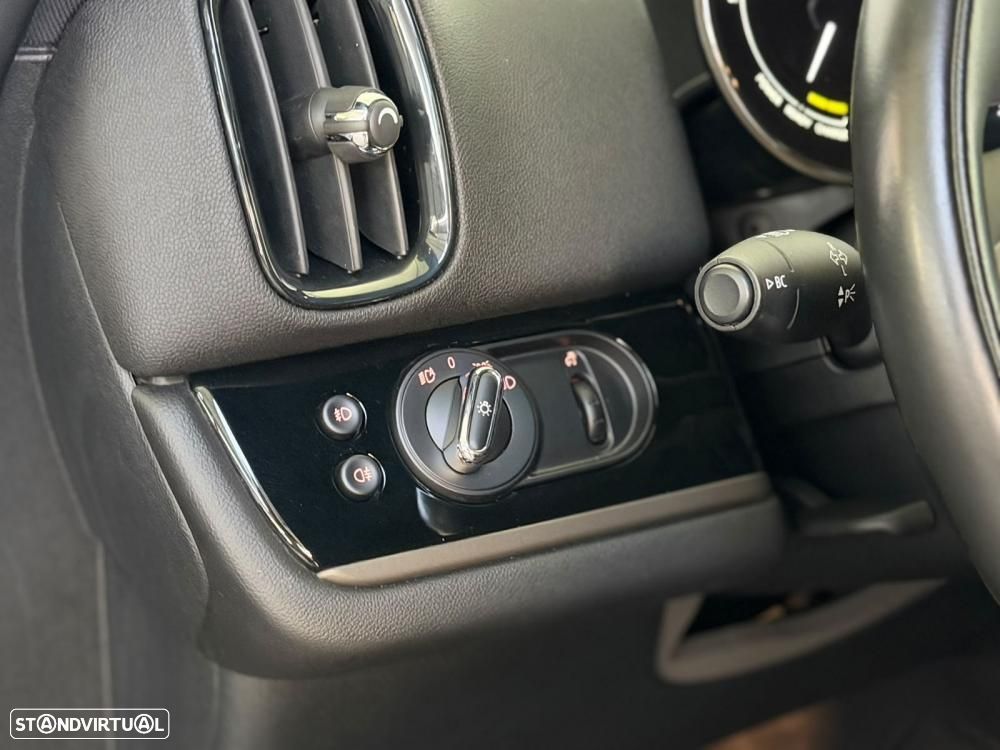 MINI Countryman Cooper SE Premium Essential Auto - 28