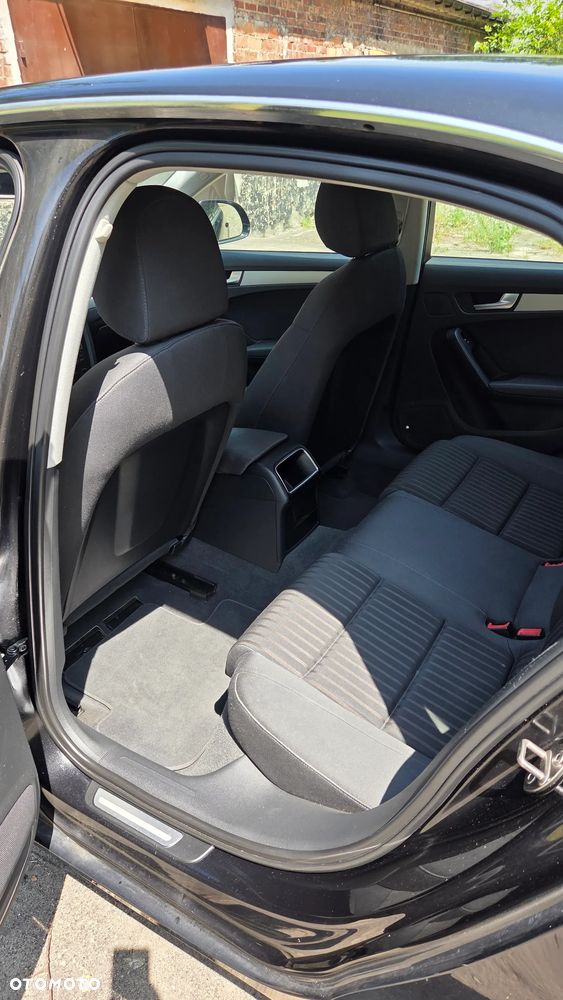 Audi A4 Limousine - 11