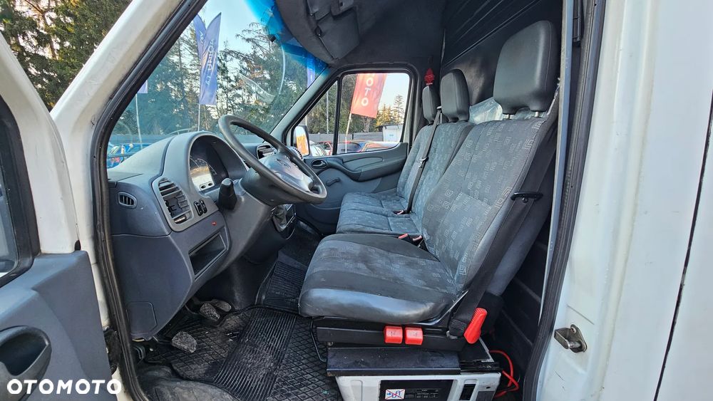 Mercedes-Benz Sprinter - 16