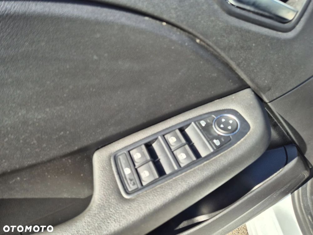 Renault Clio 1.6 E-TECH Full Hybrid 145 Techno - 32