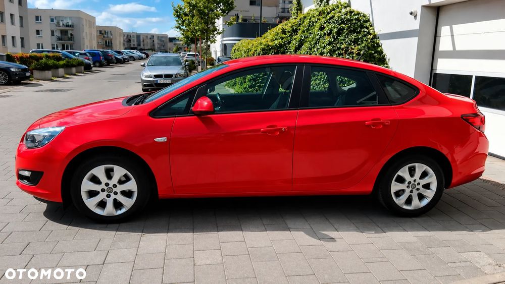 Opel Astra 1.4 T Business EU6 - 3