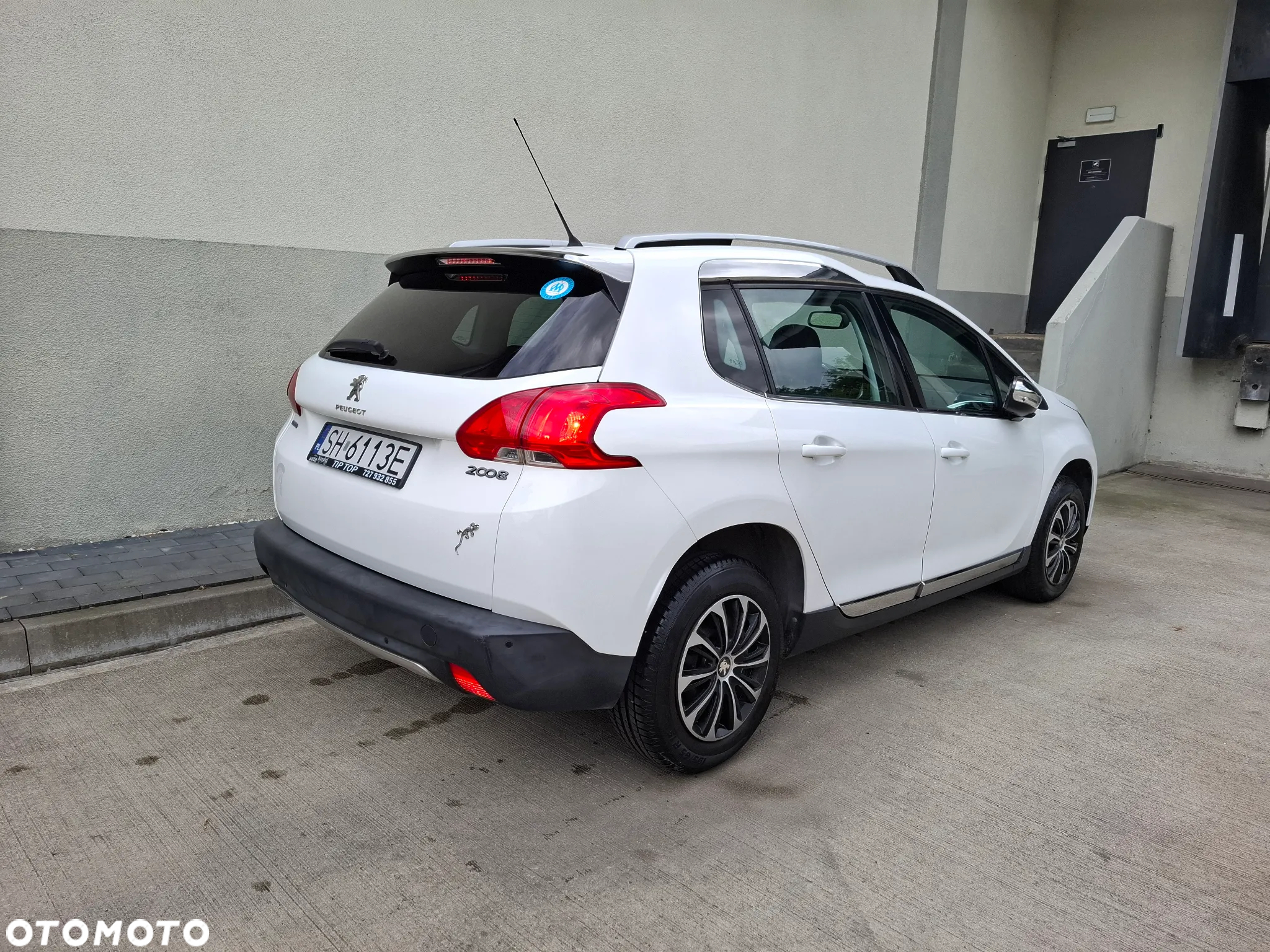 Peugeot 2008 1.2 Pure Tech Allure S&S EAT6 - 10