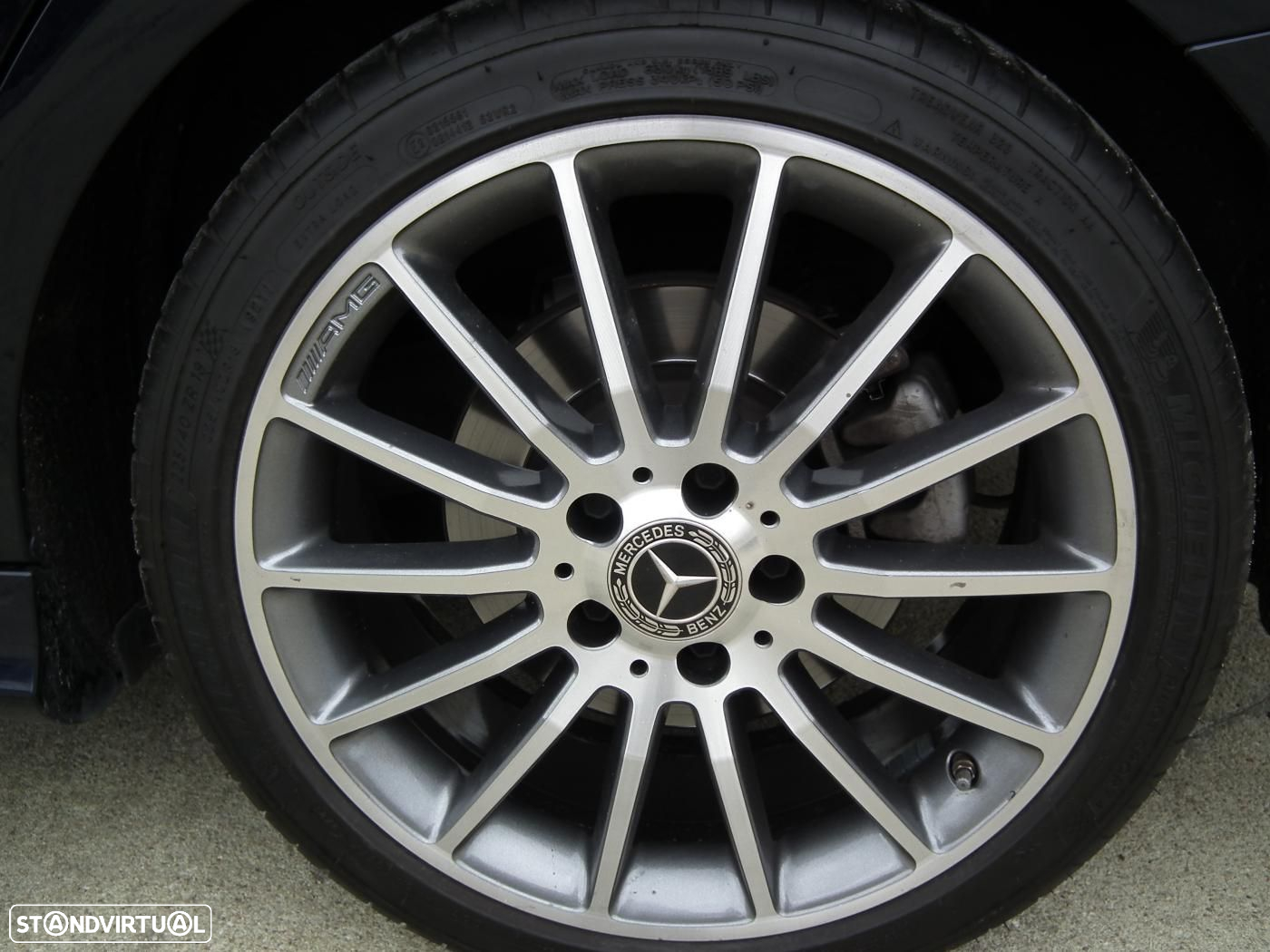 Mercedes-Benz CLA 200 d Shooting Brake AMG Line Aut. - 16
