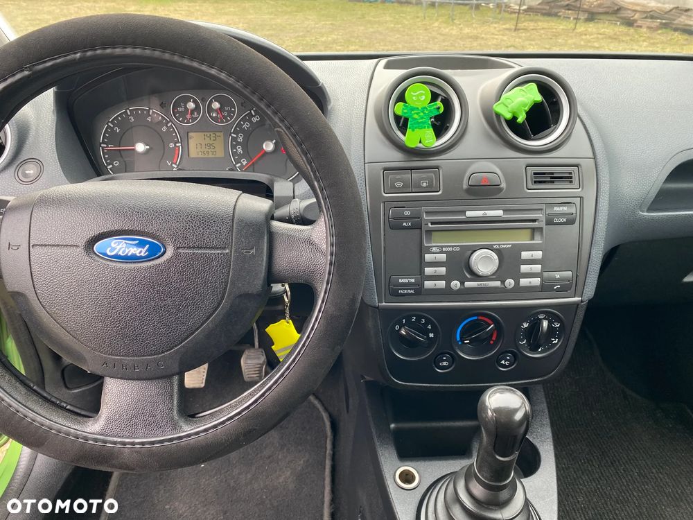 Ford Fiesta 1.3 Black Magic - 8