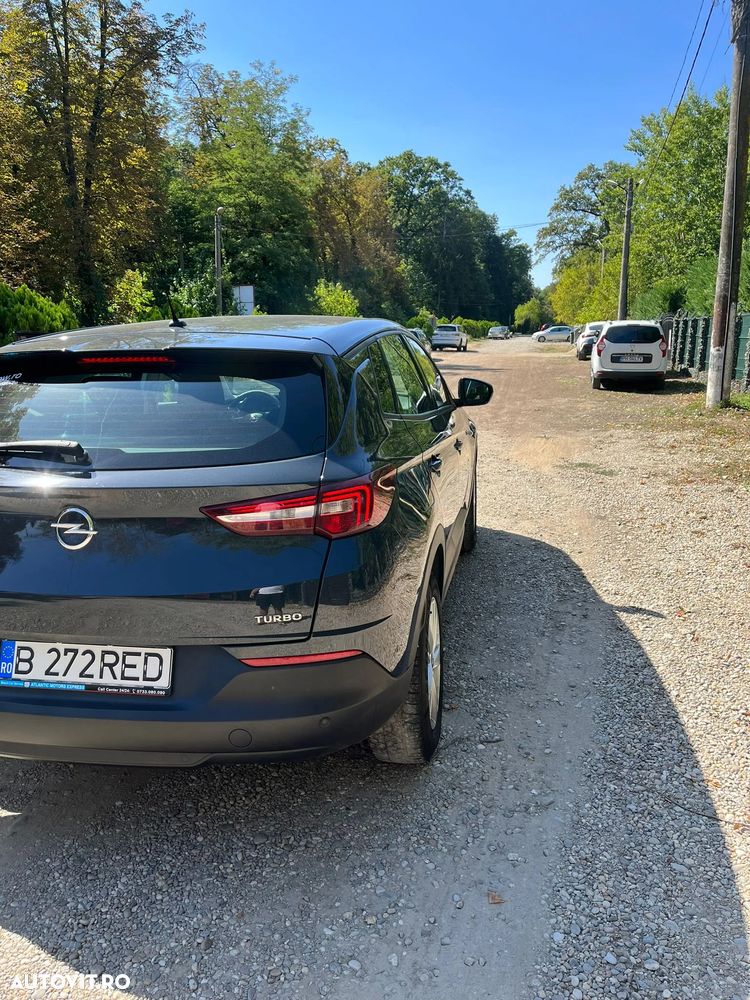 Opel Grandland X 1.2 Turbo START/STOP Aut. Innovation - 2