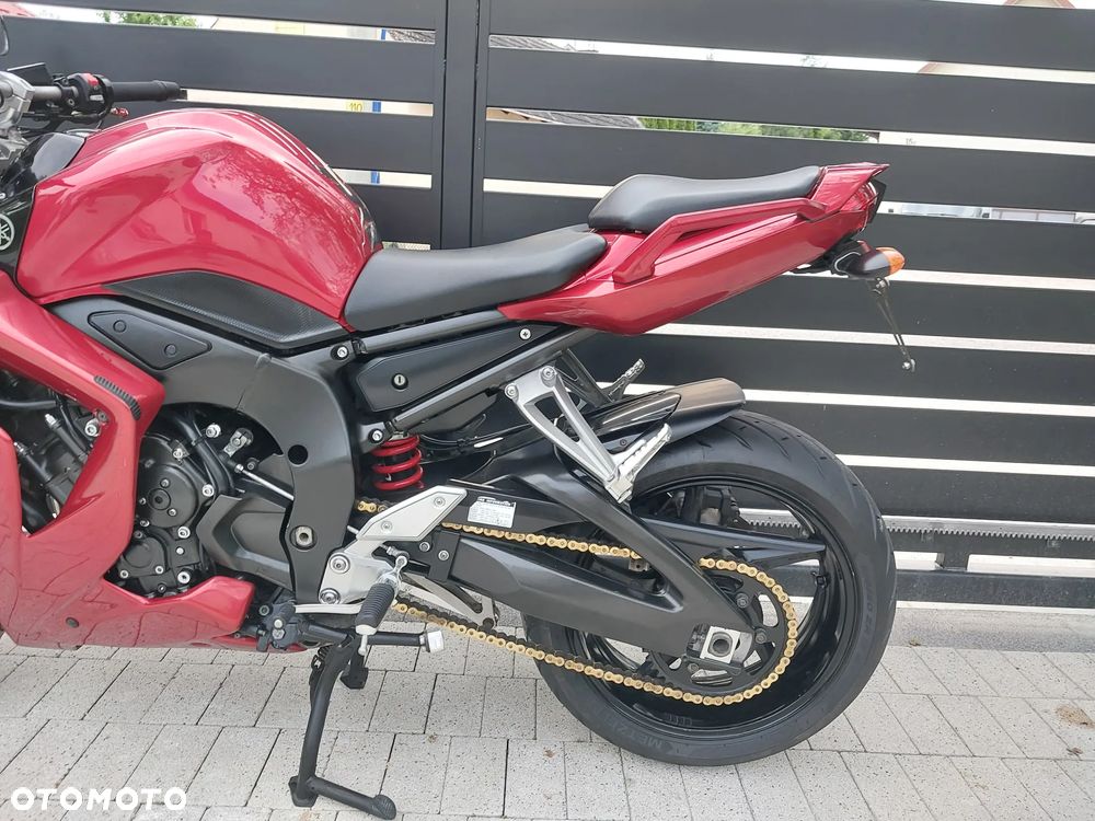 Yamaha FZ - 8