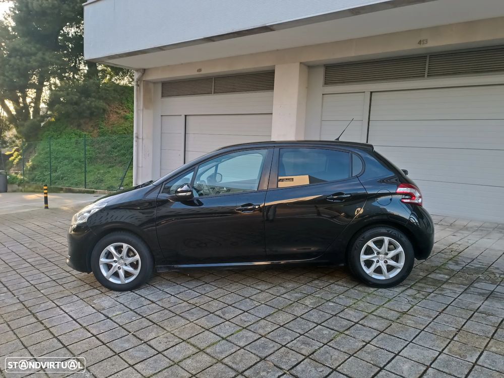 Peugeot 208 1.4 HDi Allure - 5