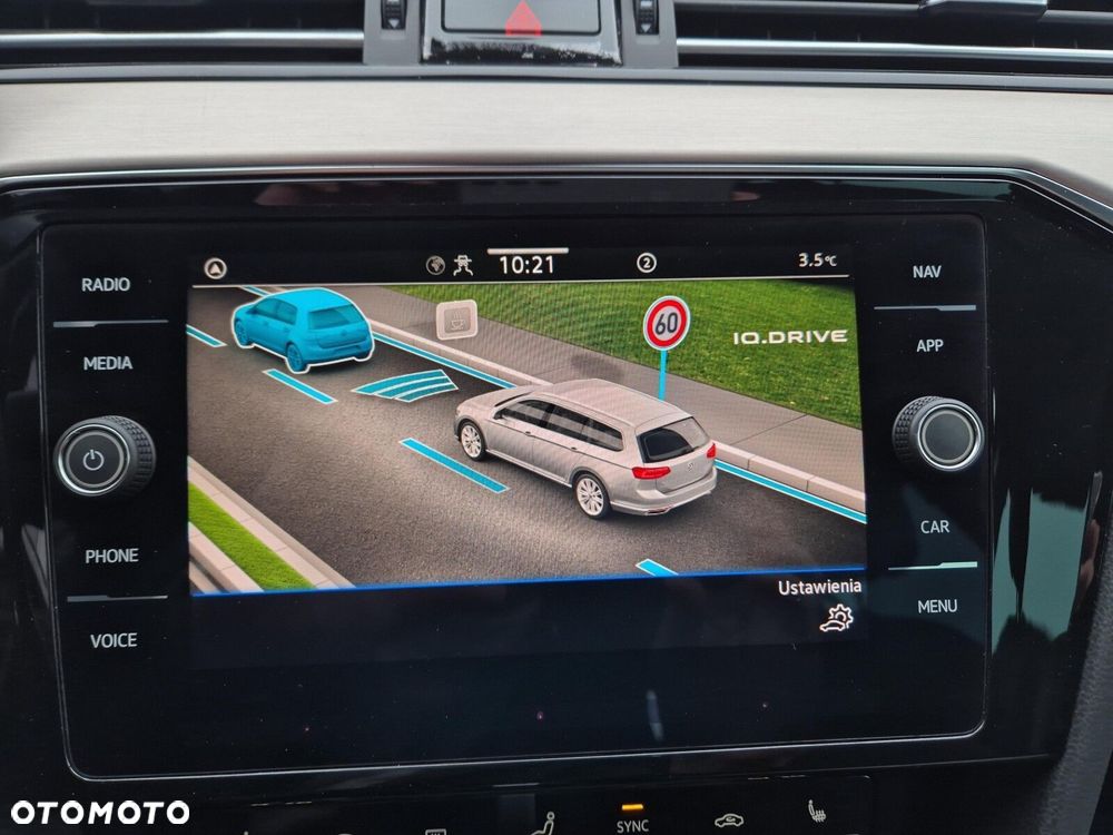 Volkswagen Passat - 26